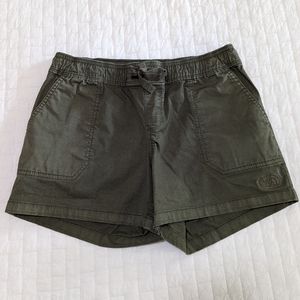 The North Face Women's Chino shorts. Size small. Olive green.